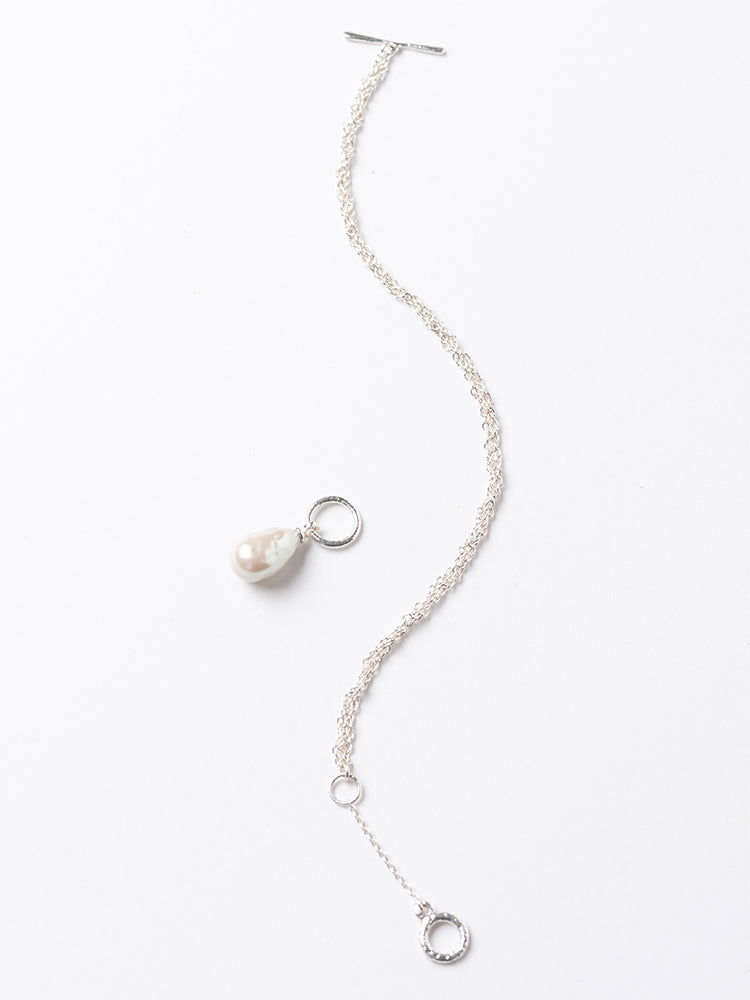 【SARARTH + TRESSE】SILVER Vegan pearl bracelet & MIA ruban chouchou in White