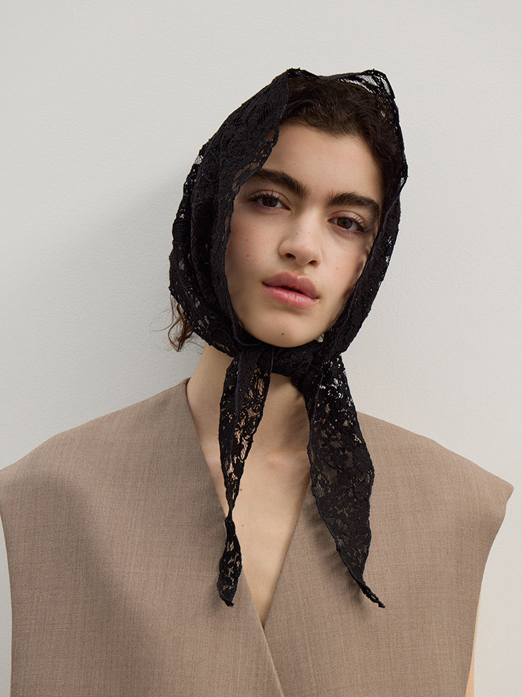 Flower Lace Scarf in Off