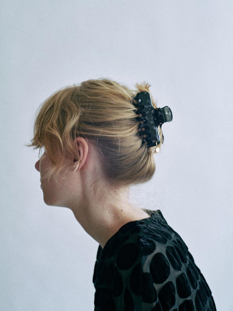 with charm hair clip in Black – TRESSE公式サイト