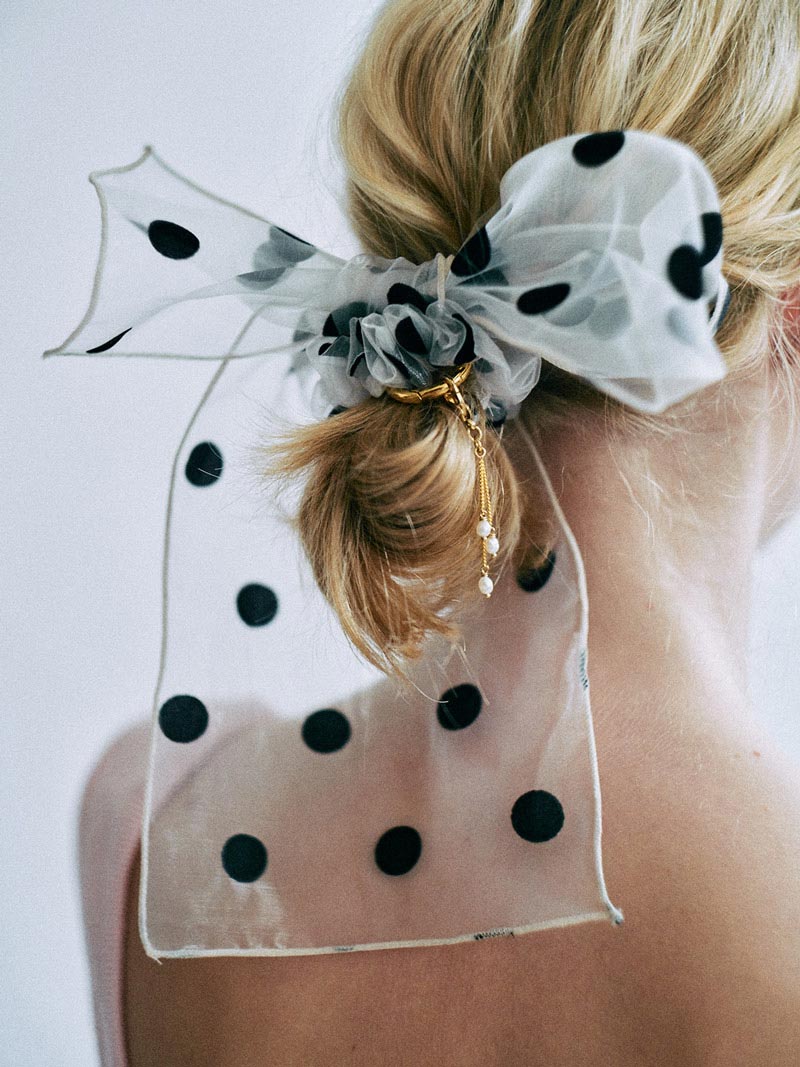 sheer dot ribbon chouchou in White