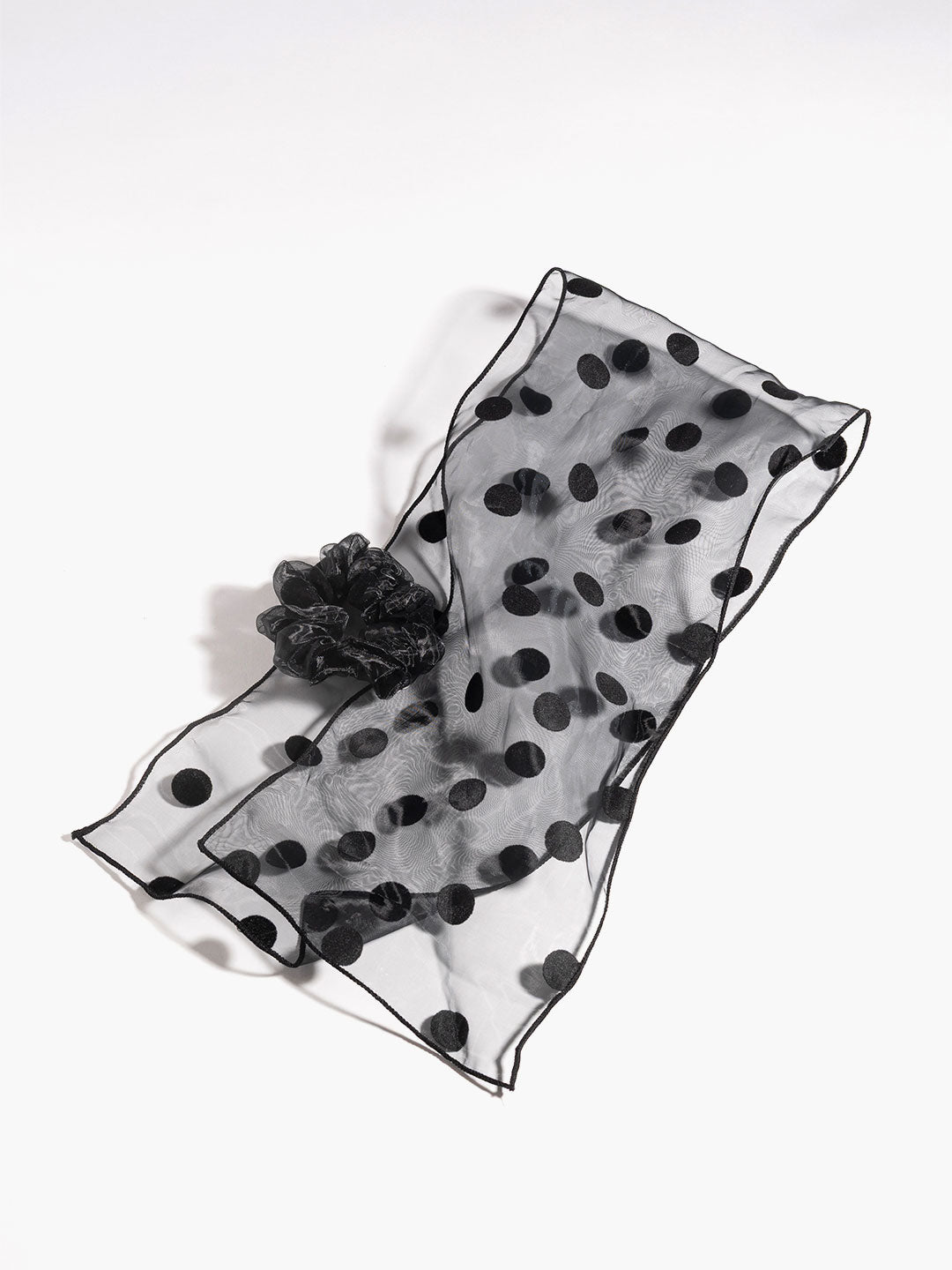 sheer dot ribbon chouchou in Black